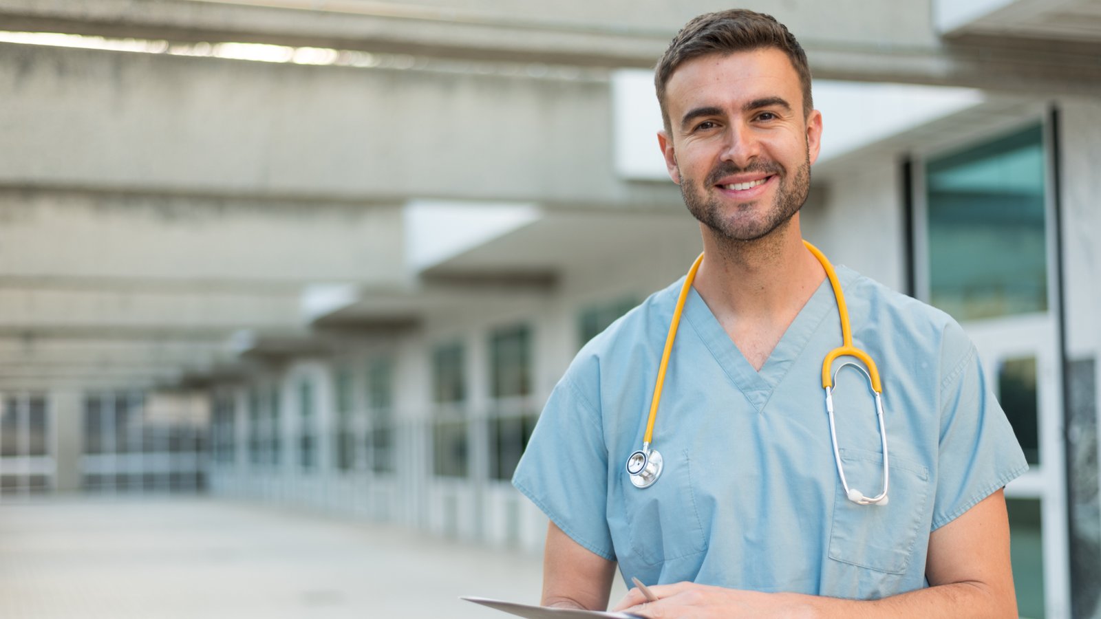 Nurse mentoring a student